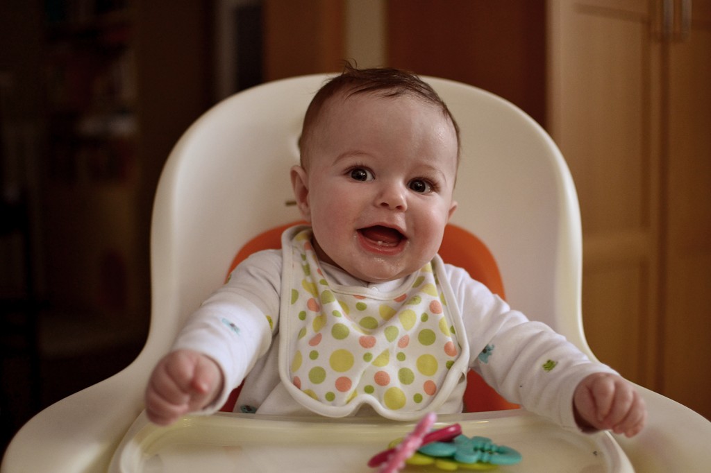 Fitz-27weeks-highchair-tooth_0766